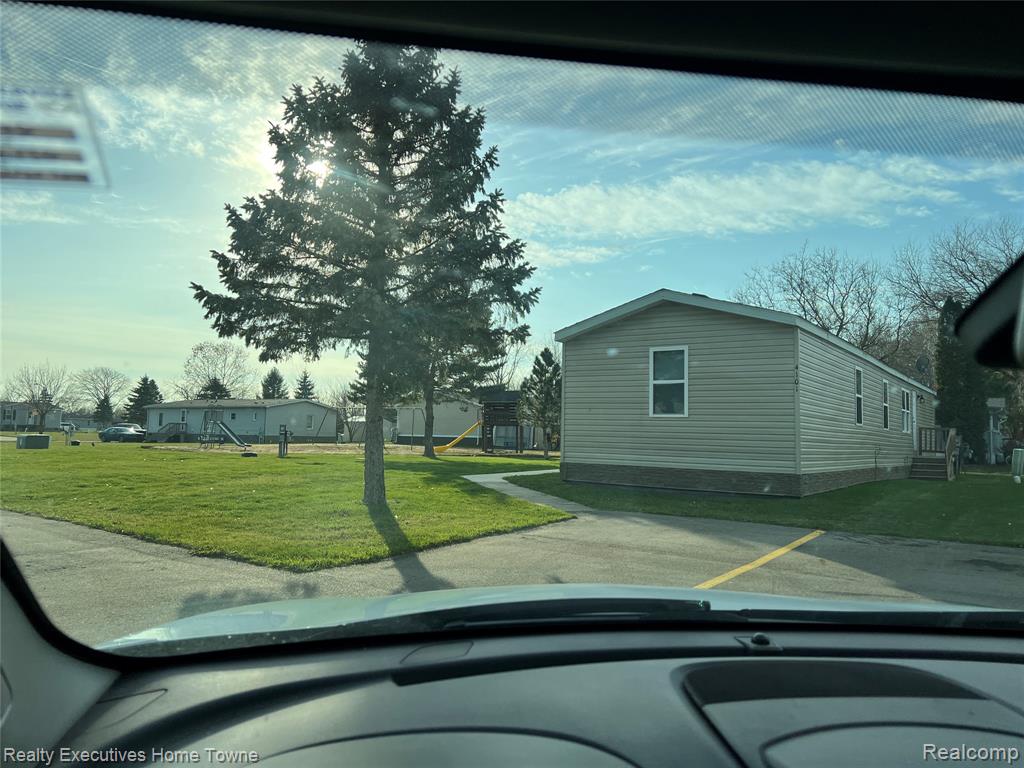 4101 Mapleview Court E, Brown, MI 48428 — Photo 15