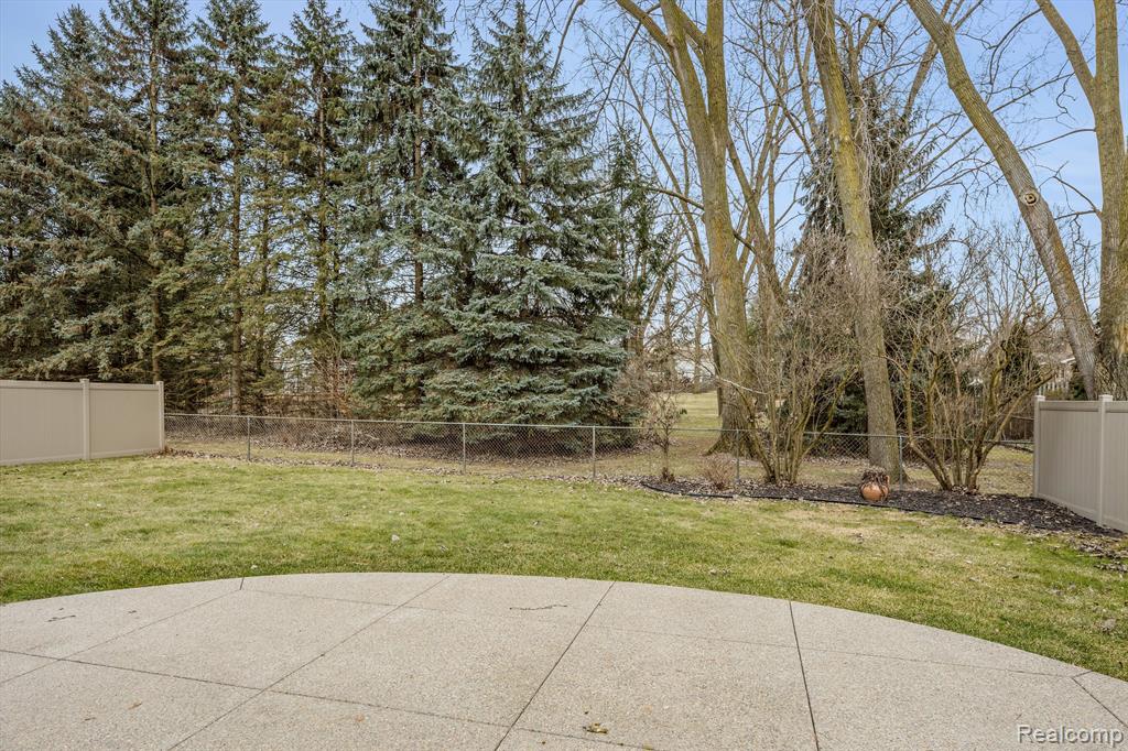 6500 RAINTREE Court, Canton, MI 48187 — Photo 26