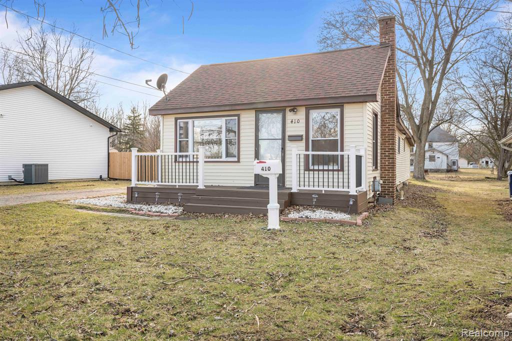 410 S Woodworth Street, Corunna, MI 48817 — Photo 2