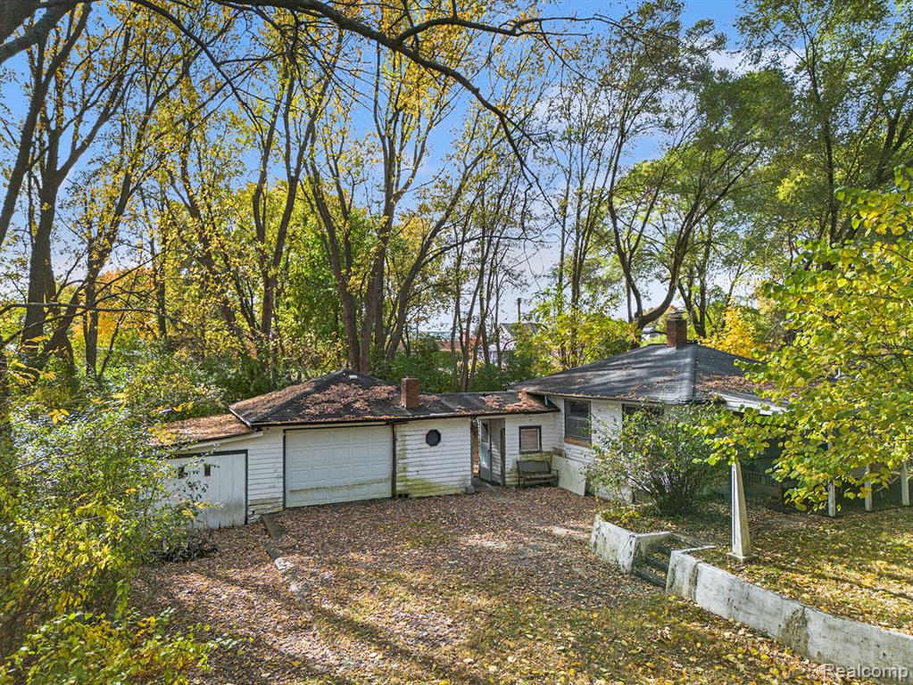 8056 Ortonville Road, Clarkston, MI 48348 — Photo 10