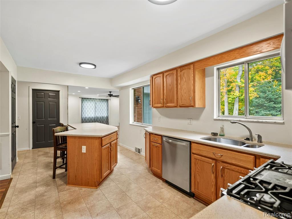 47848 Sonnett Drive, Macomb, MI 48042 — Photo 7