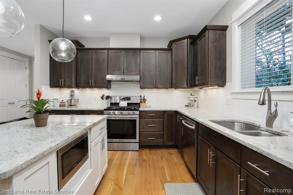406 N Altadena Avenue, Royal Oak, MI 48067 — Photo 5