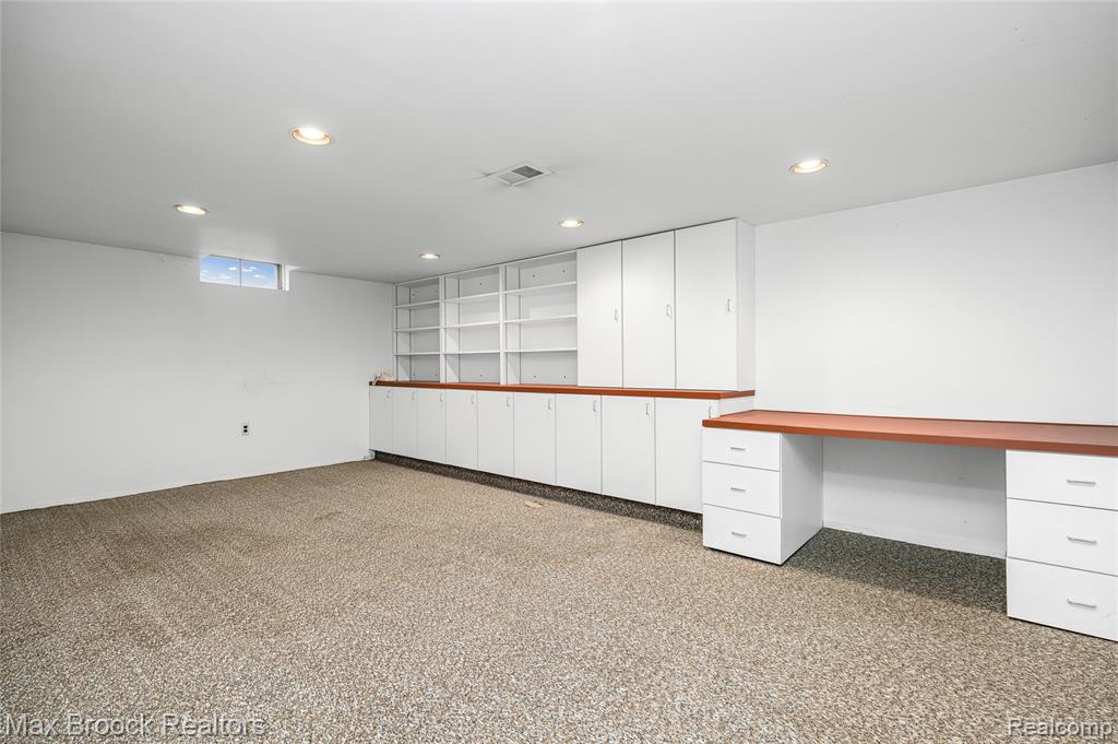 28977 Lake Park Dr. Drive, Farmington, MI 48331 — Photo 28