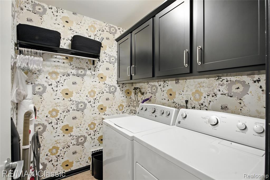 4022 CHABLIS Street, West Bloomfield, MI 48323 — Photo 37