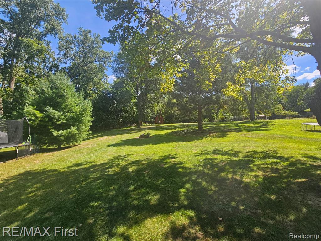 810 Forest Drive, Fenton, MI 48430 — Photo 3