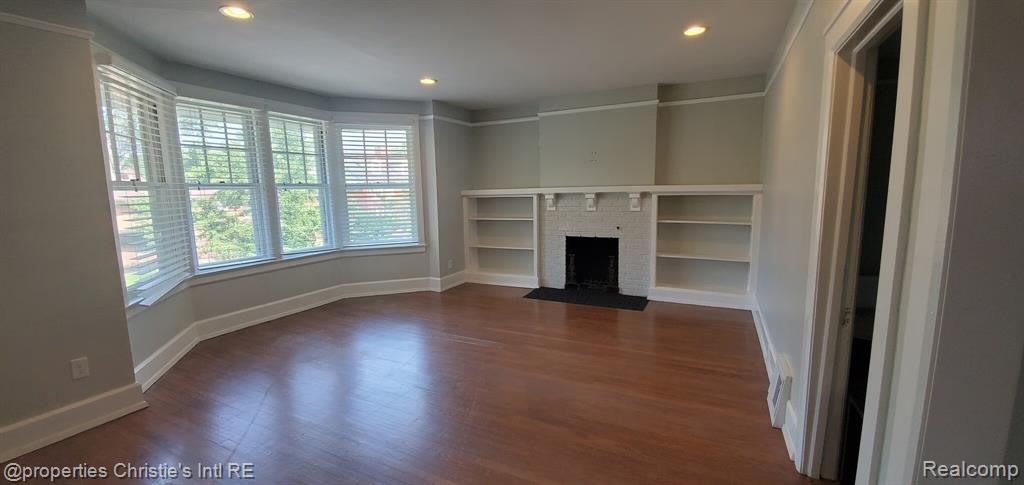 1071 VAN DYKE Street - Photo 2