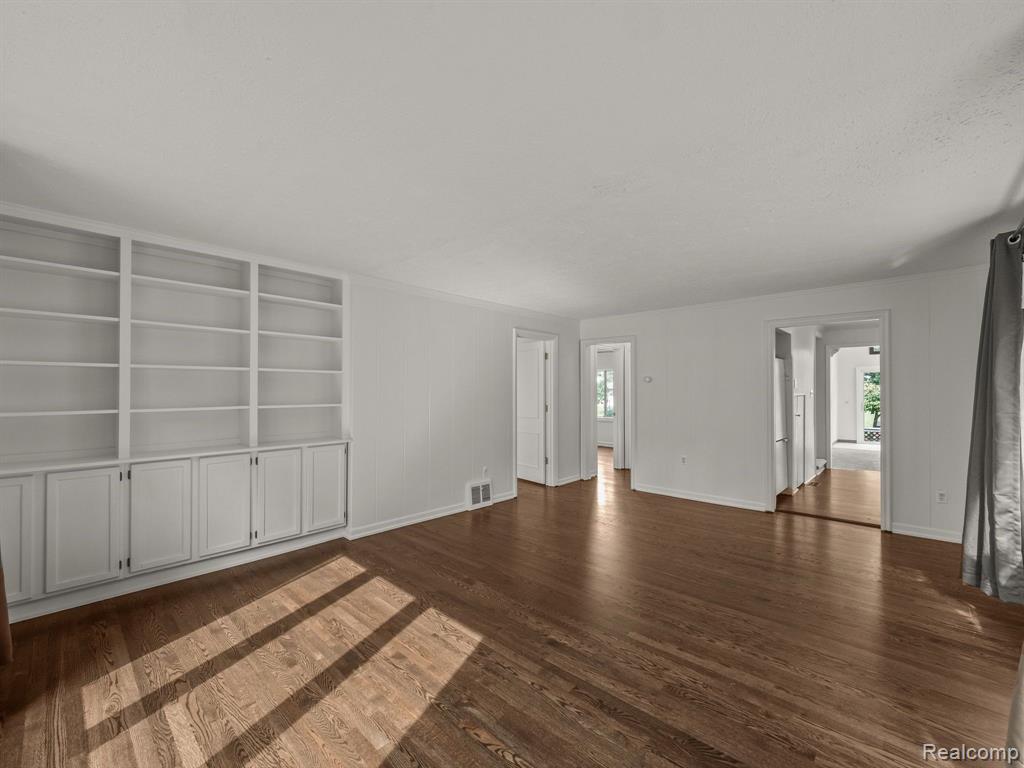 48070 SHELBY Road, Shelby Twp, MI 48317 — Photo 13