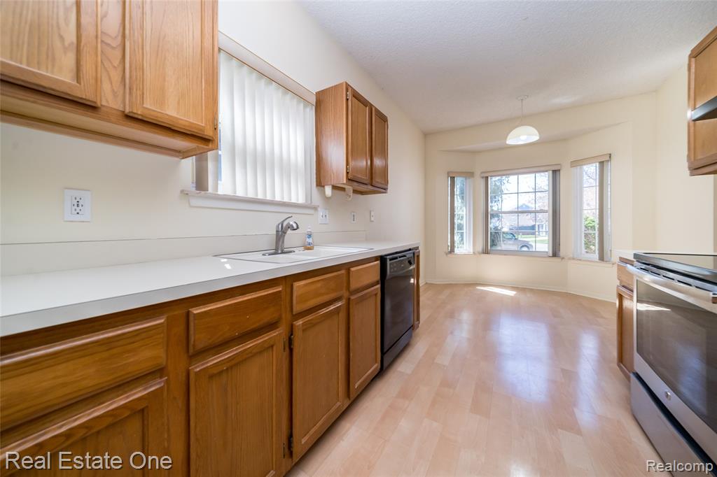 41474 Cornell Drive, Novi, MI 48377 — Photo 17