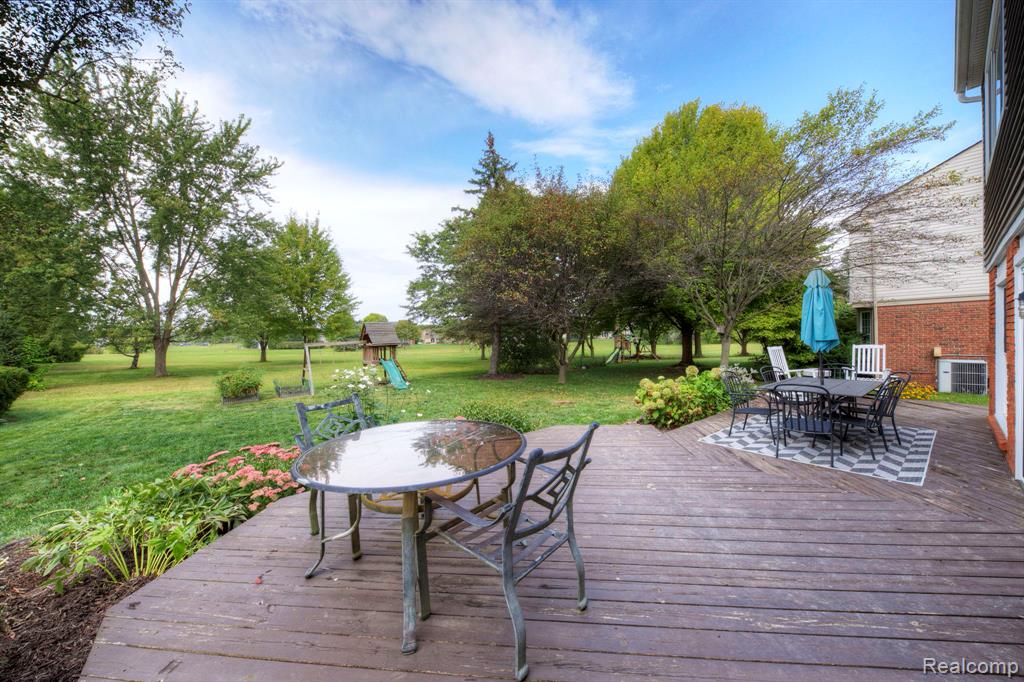 46500 E Oak Manor Court, Canton, MI 48187 — Photo 45