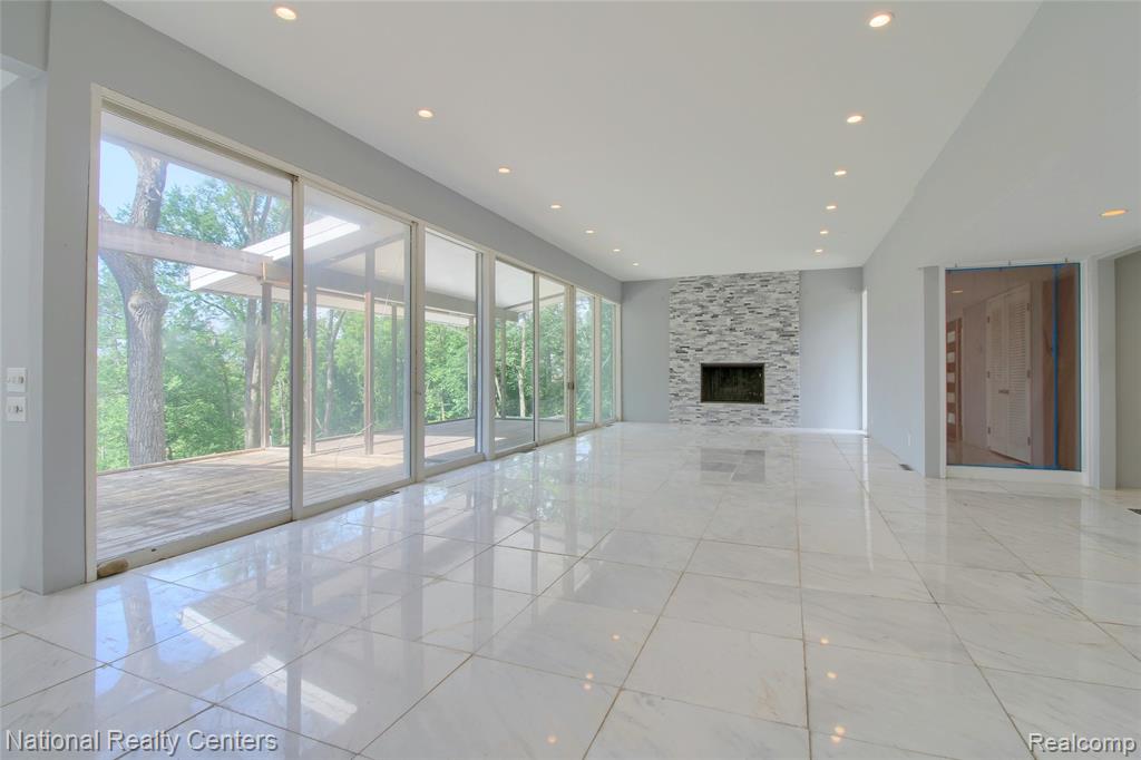 341 Corrie Road, Ann Arbor, MI 48105 — Photo 8