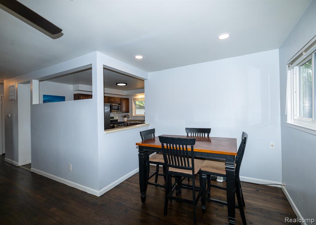 853 E Lincoln Avenue, Madison Heights, MI 48071 — Photo 8