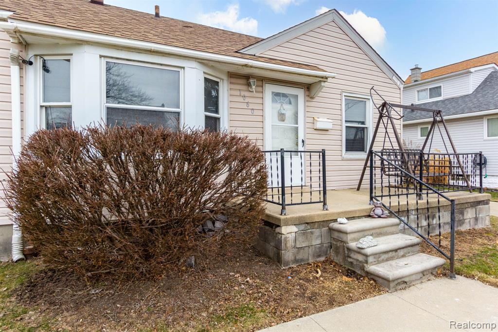 1060 Capitol Avenue, Lincoln Park, MI 48146 — Photo 3