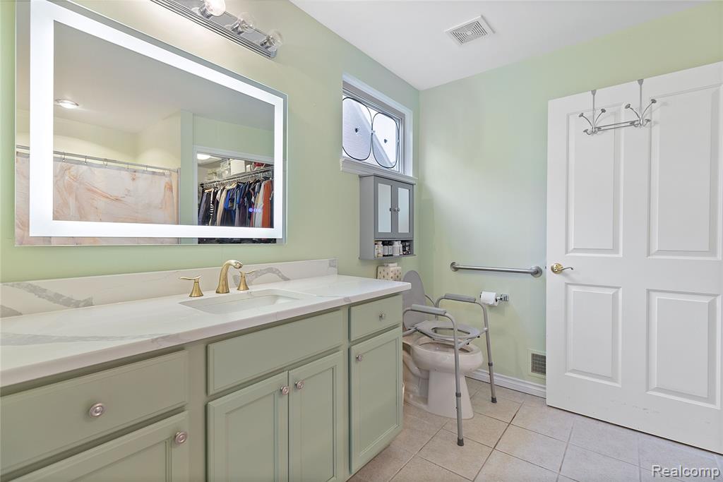 39562 Macomber Street, Harrison Township, MI — Photo 15