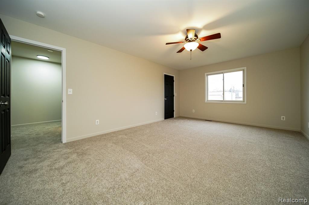 460 OAKGROVE, Clawson, MI — Photo 47