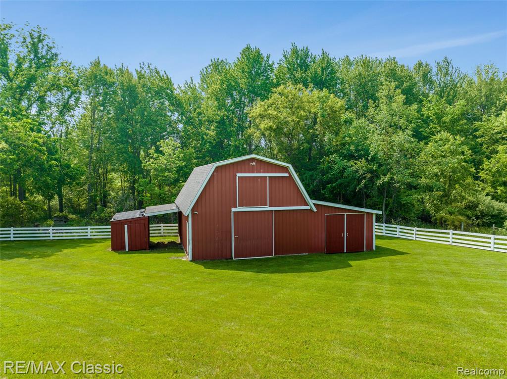 8173 Earhart Road, South Lyon, MI 48178 — Photo 54