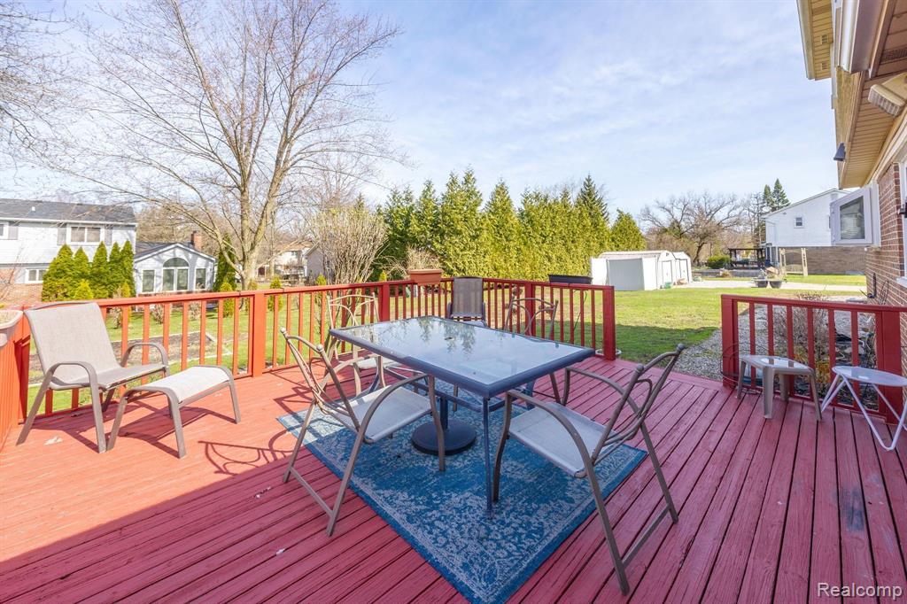 9722 BLAUVELT Drive, Grosse Ile, MI 48138 — Photo 11