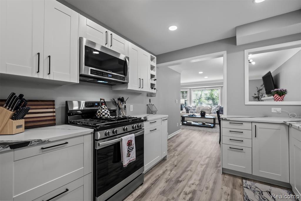 803 Oakridge Avenue, Royal Oak, MI 48067 — Photo 14