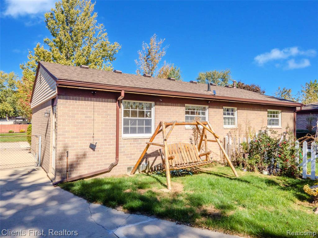 41527 Hamlin Street, Belleville, MI 48111 — Photo 35