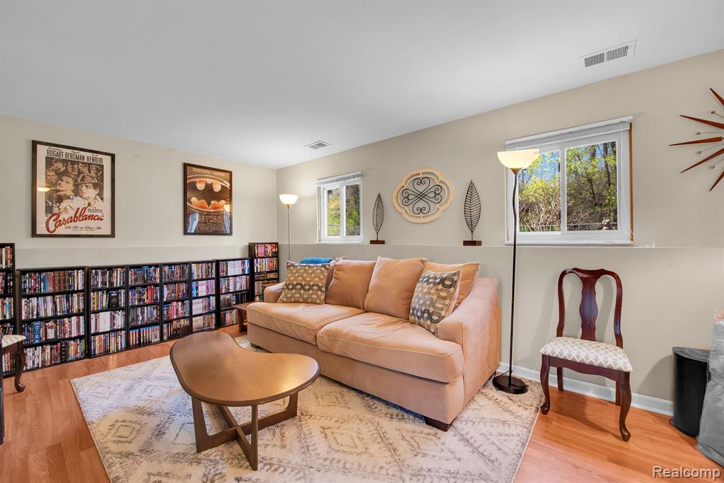 414 NORLAND Street, Lake Orion, MI 48362 — Photo 10