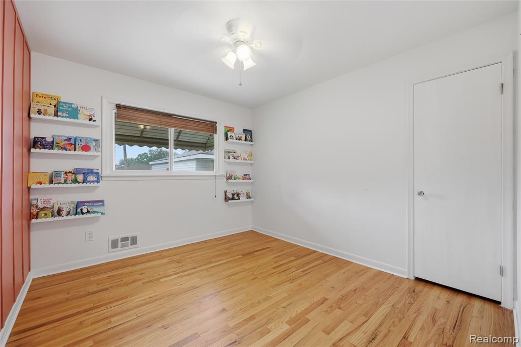 24920 Star Valley Drive, Saint Clair Shores, MI 48080 — Photo 19