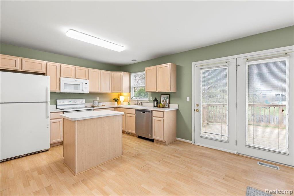436 Pine Valley Court, Oxford, MI 48371 — Photo 14