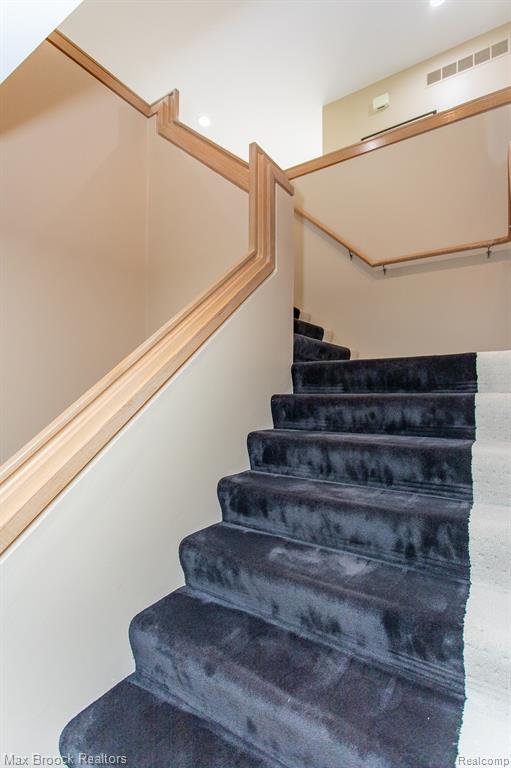 6524 Pleasant Lake Court, West Bloomfield, MI — Photo 63