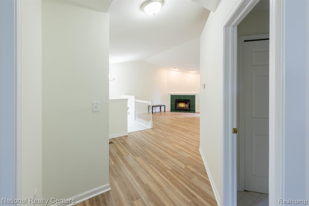 40772 WORTHINGTON Road, Canton, MI 48188 — Photo 10