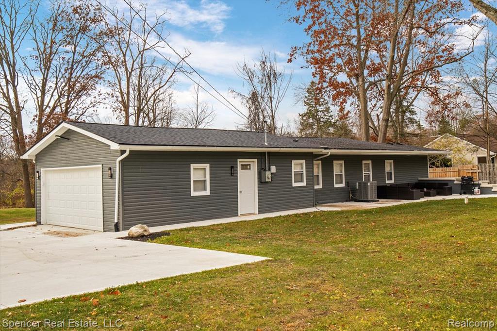 7669 S Eston Road, Clarkston, MI 48348 — Photo 9