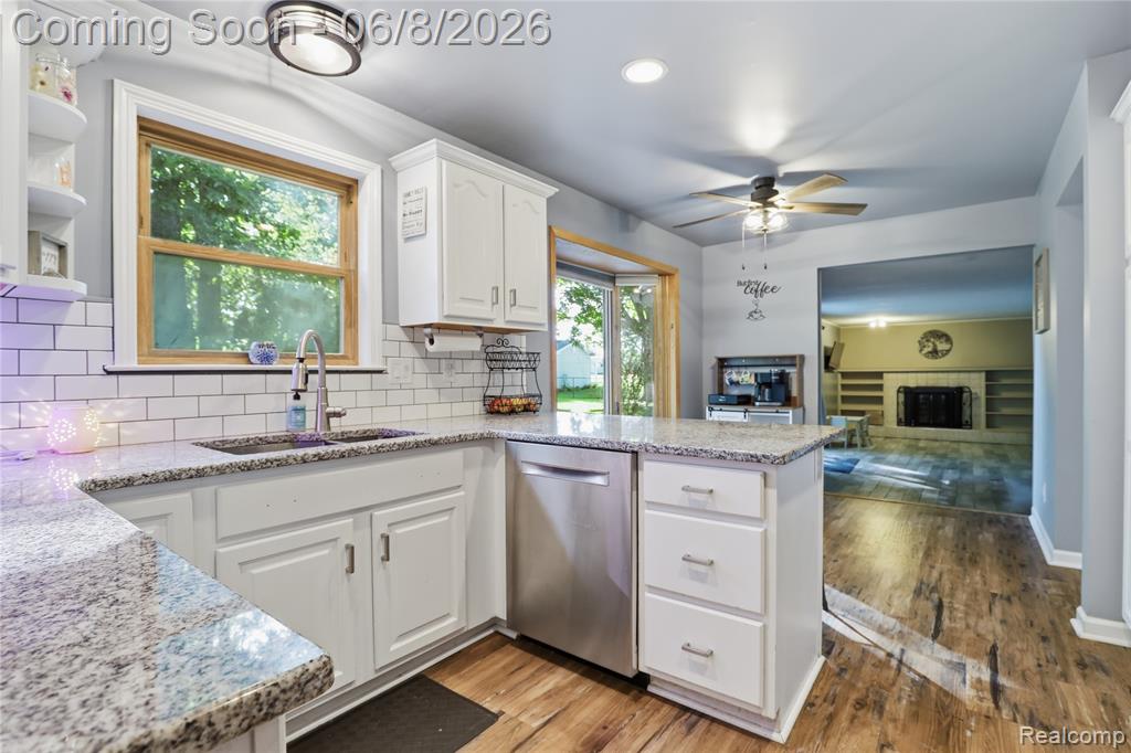 6218 McKenzie Drive, Flint, MI 48507 — Photo 8