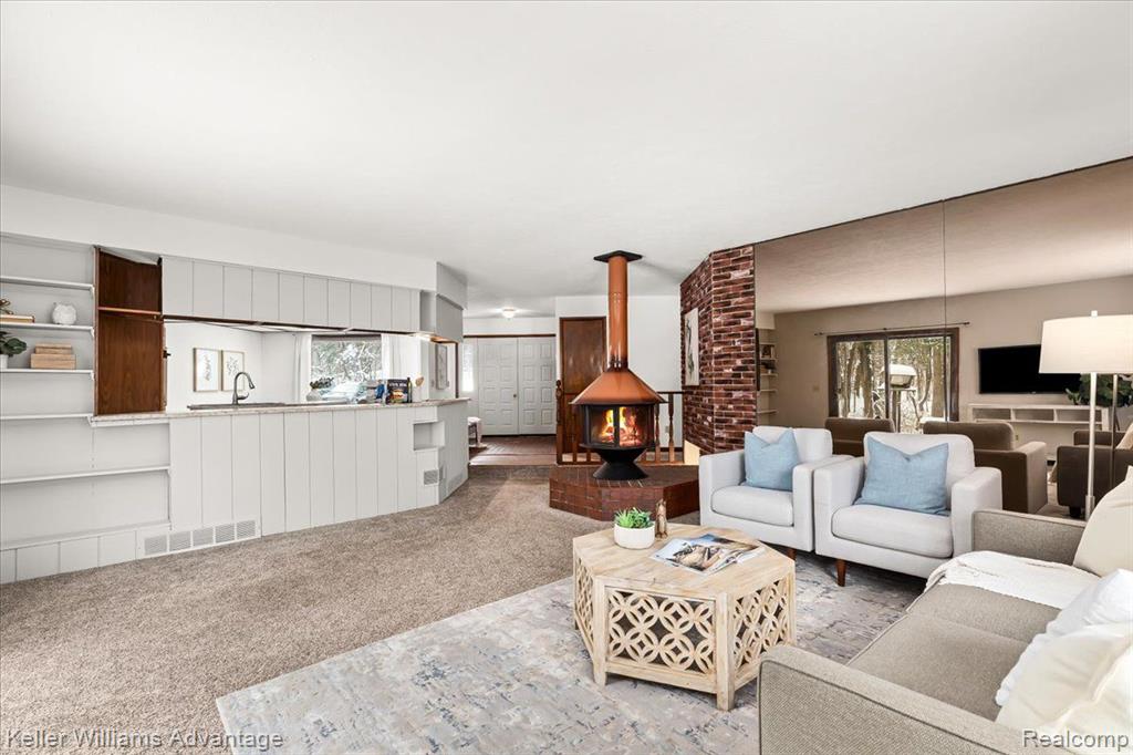 421 BONNIE Circle, Howell, MI 48843 — Photo 4