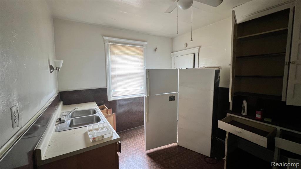 7821 SHERWOOD Street, Detroit, MI 48211 — Photo 13