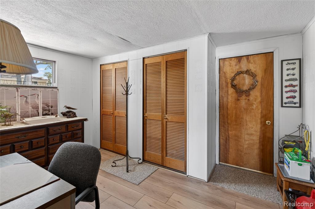952 Wyman Drive, Waterford, MI 48328 — Photo 24