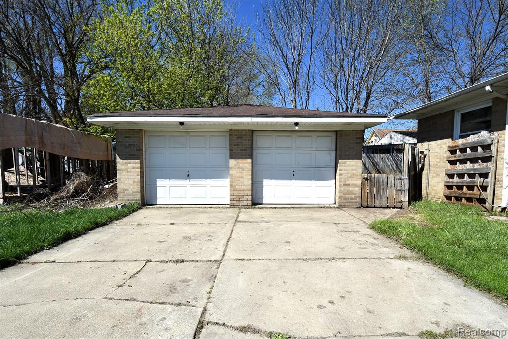 4602 Camden Avenue, Flint, MI 48507 — Photo 7