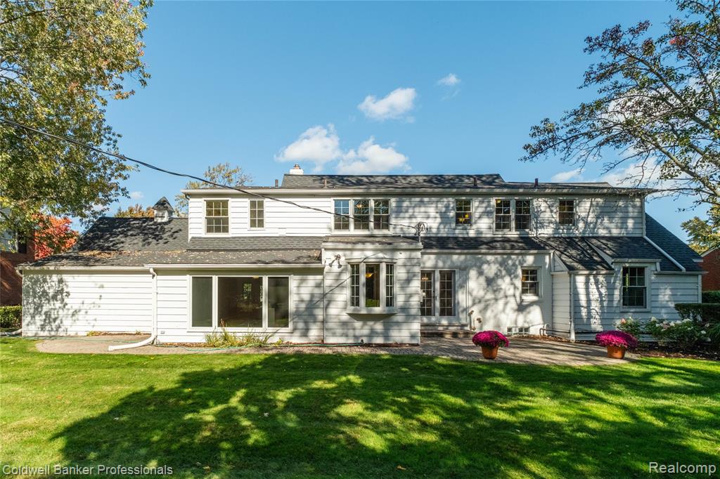 499 Sunningdale Drive, Grosse Pointe Woods, MI 48236 — Photo 46