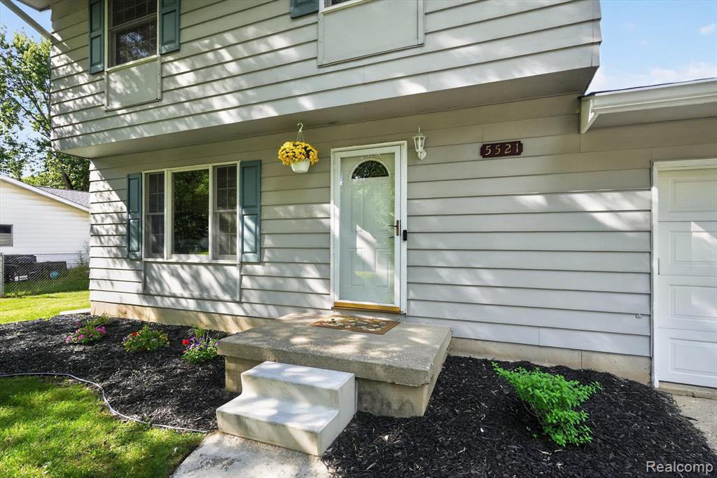 5521 Independence Colony Road, Grand Blanc, MI 48439 — Photo 5
