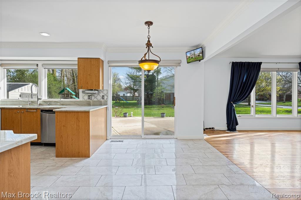 6240 Wynford Drive, West Bloomfield, MI — Photo 15