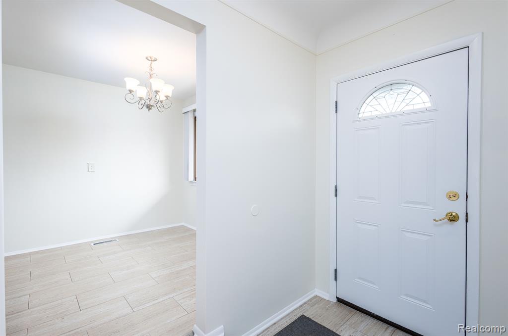 5223 BUSCH Avenue, Warren, MI 48091 — Photo 6