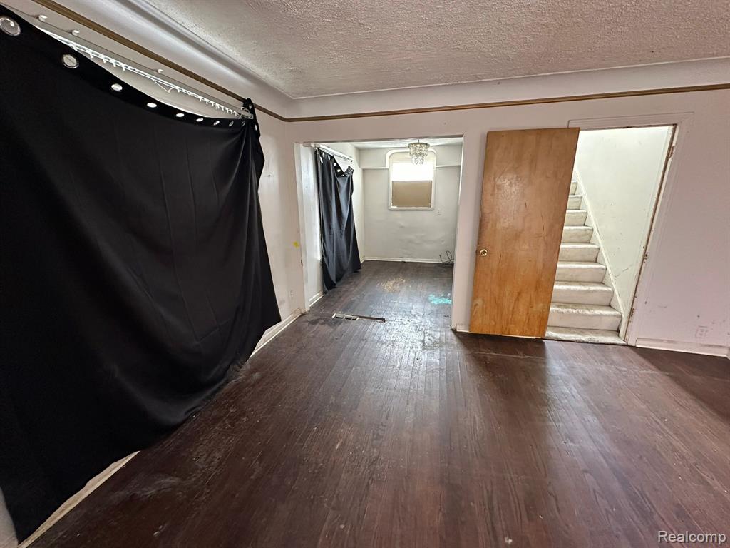 18727 AVON Avenue, Detroit, MI 48219 — Photo 9