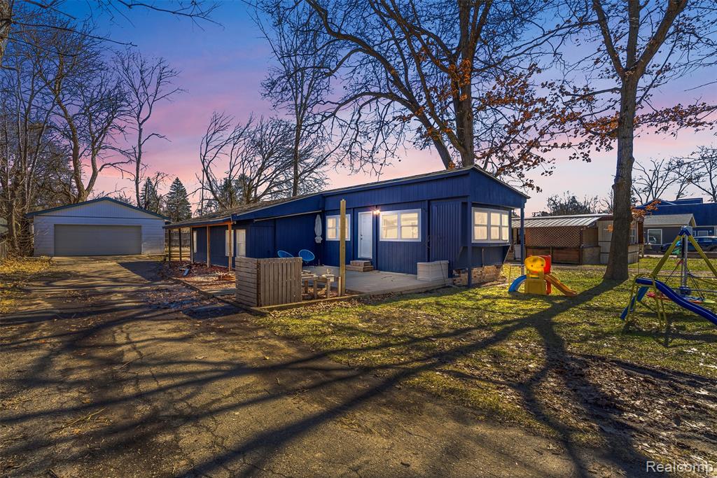 2687 Brad Place, Brighton, MI 48114 — front exterior