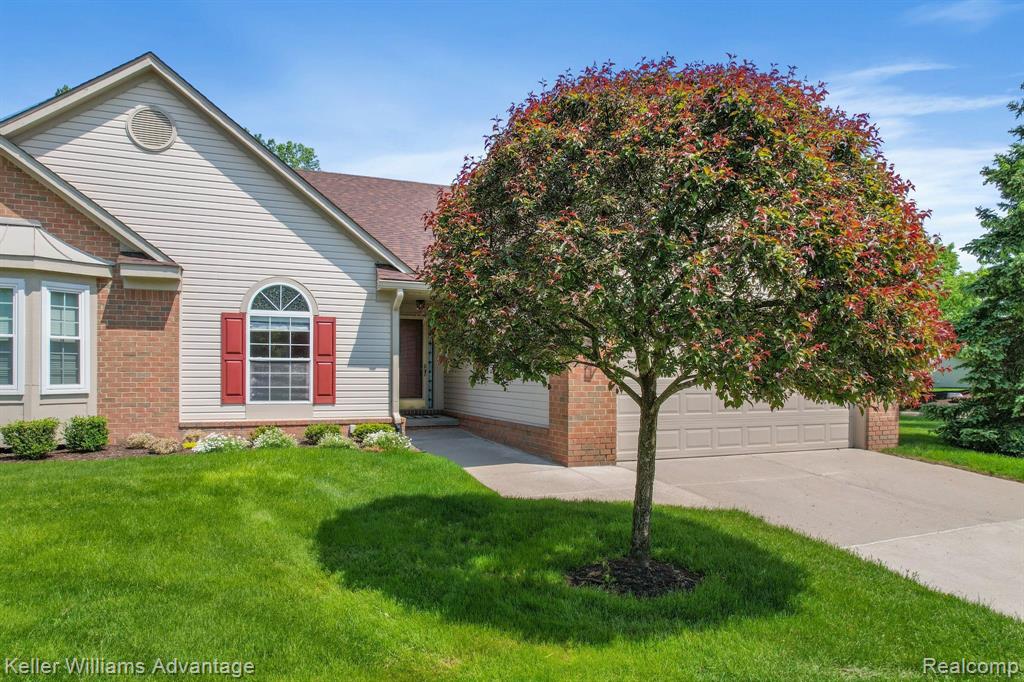 390 Mulberry Drive, Commerce Twp, MI 48390 — Photo 36