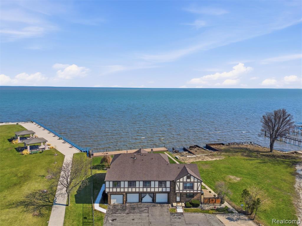 102 Lac Sainte Claire Drive, Saint Clair Shores, MI 48082 — Photo 3