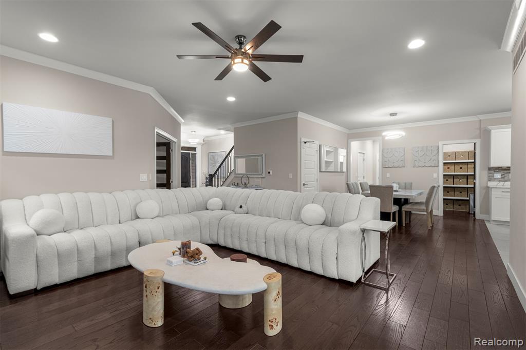 8615 Greendale Drive, Sterling Heights, MI 48312 — Photo 10