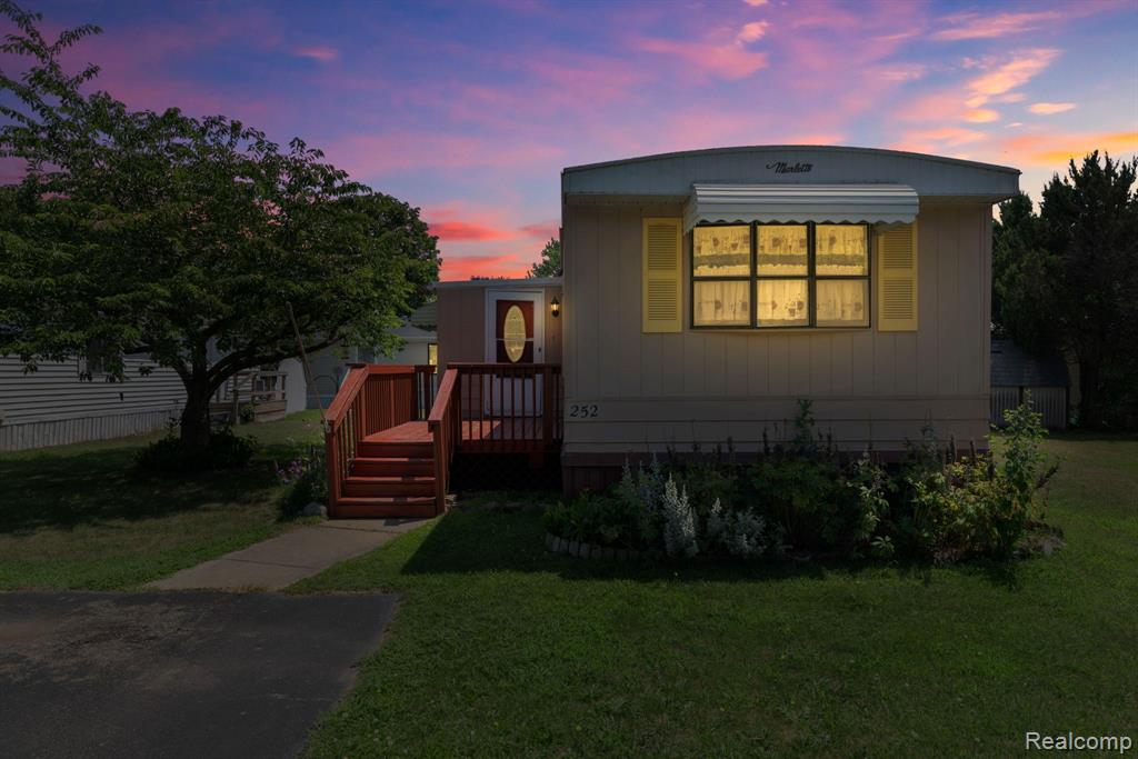 351 North Squirrel Road, 252, Auburn Hills, MI 48326