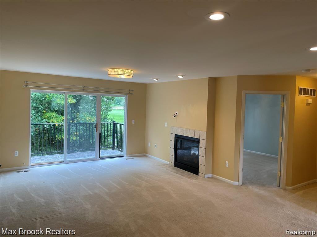 754 SANDALWOOD Drive, Troy, MI 48085 — Photo 5