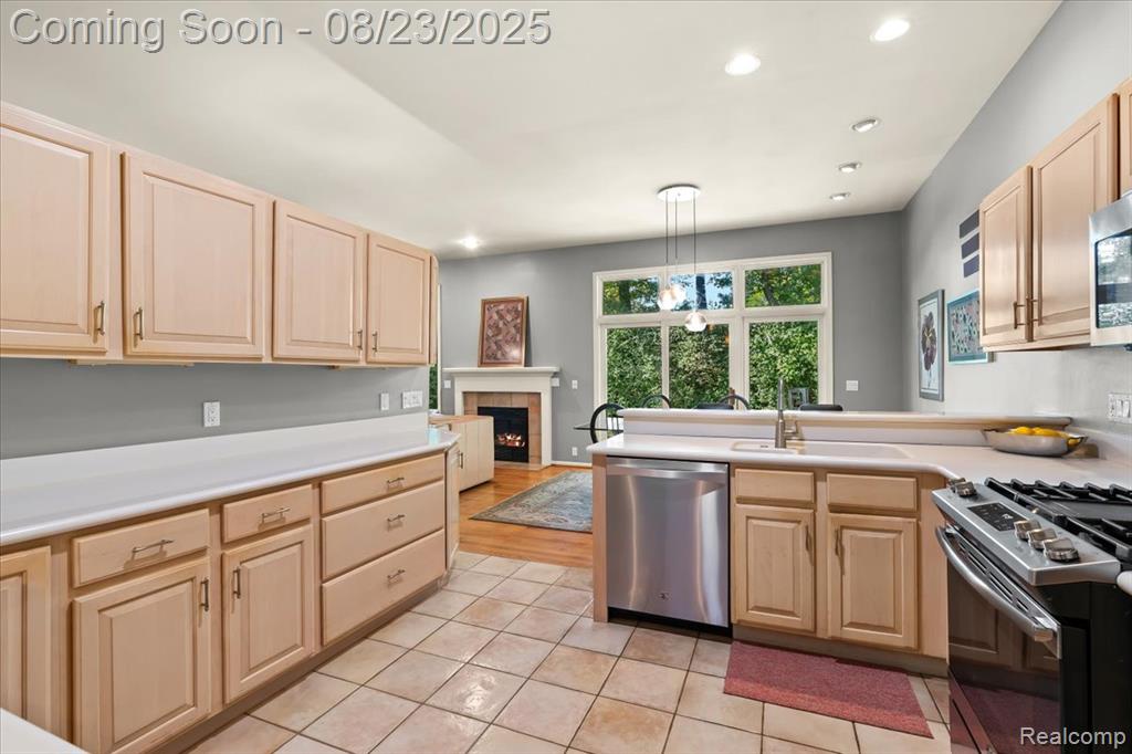 5770 Point Of The Woods Drive, West Bloomfield, MI 48324 — Photo 11