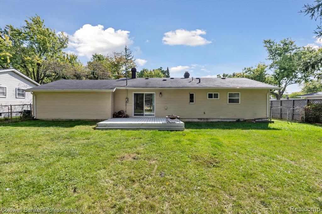 6314 Woodsdale Drive, Grand Blanc, MI 48439 — Photo 32