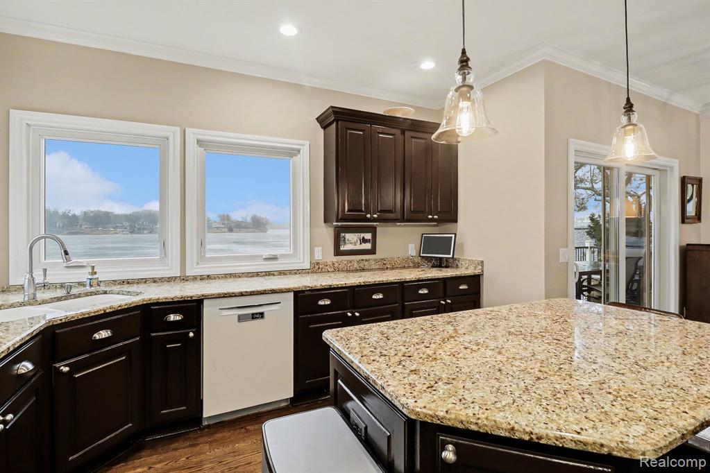4372 Lamson Drive, Waterford, MI 48329 — Photo 11