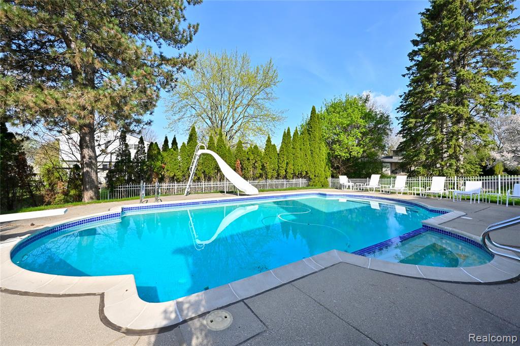 6020 Orchard Ridge Court, West Bloomfield, MI — Photo 42