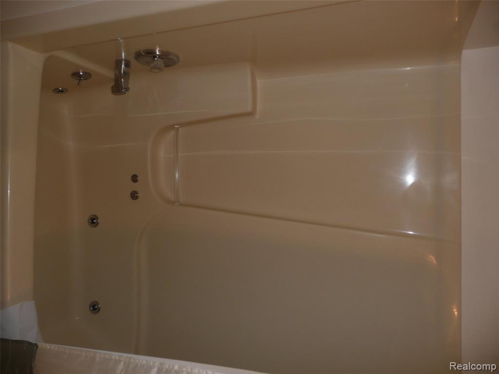 2388 Ava, Howell, MI 48843 — Photo 16