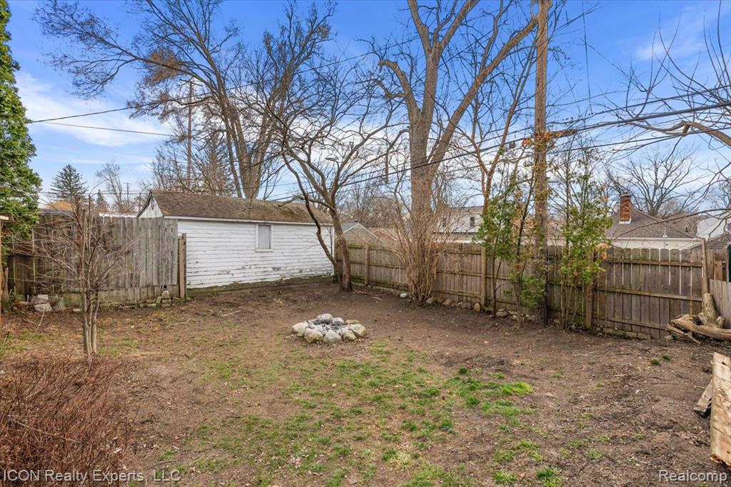 176 Chippewa Road, Pontiac, MI 48341 — Photo 8
